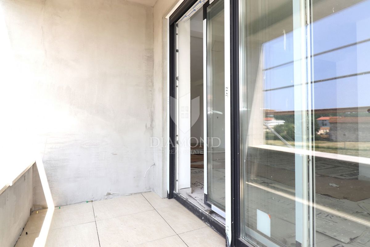 Parenzo – dintorni: Appartamento spazioso al primo piano in zona tranquilla