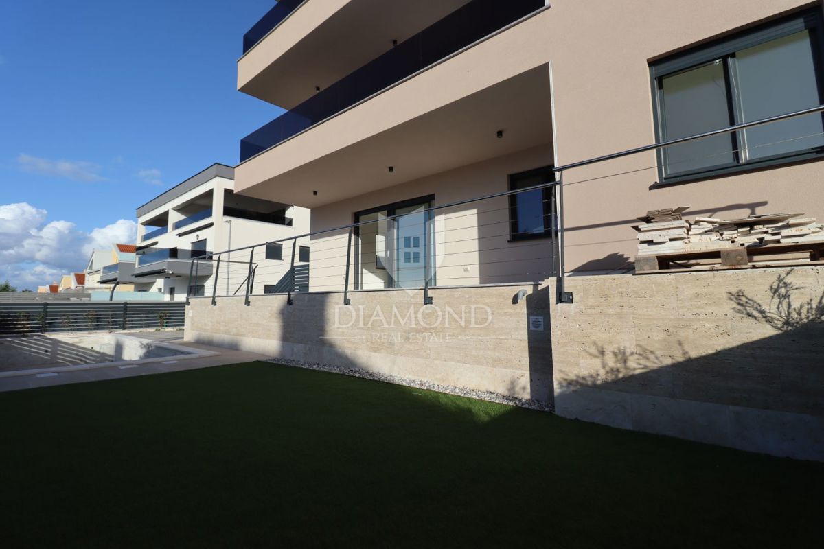 Moderno appartamento con piscina e giardino in vendita - Volme