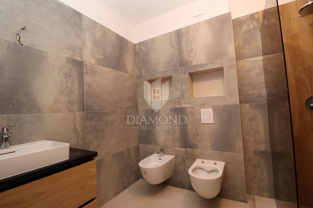 Moderno appartamento con piscina e giardino in vendita - Volme