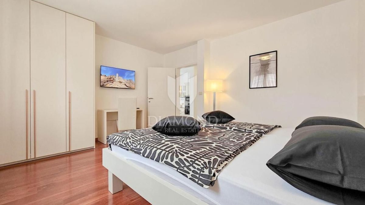 Zona Umago, bellissima casa indipendente di 260 m2 con piscina