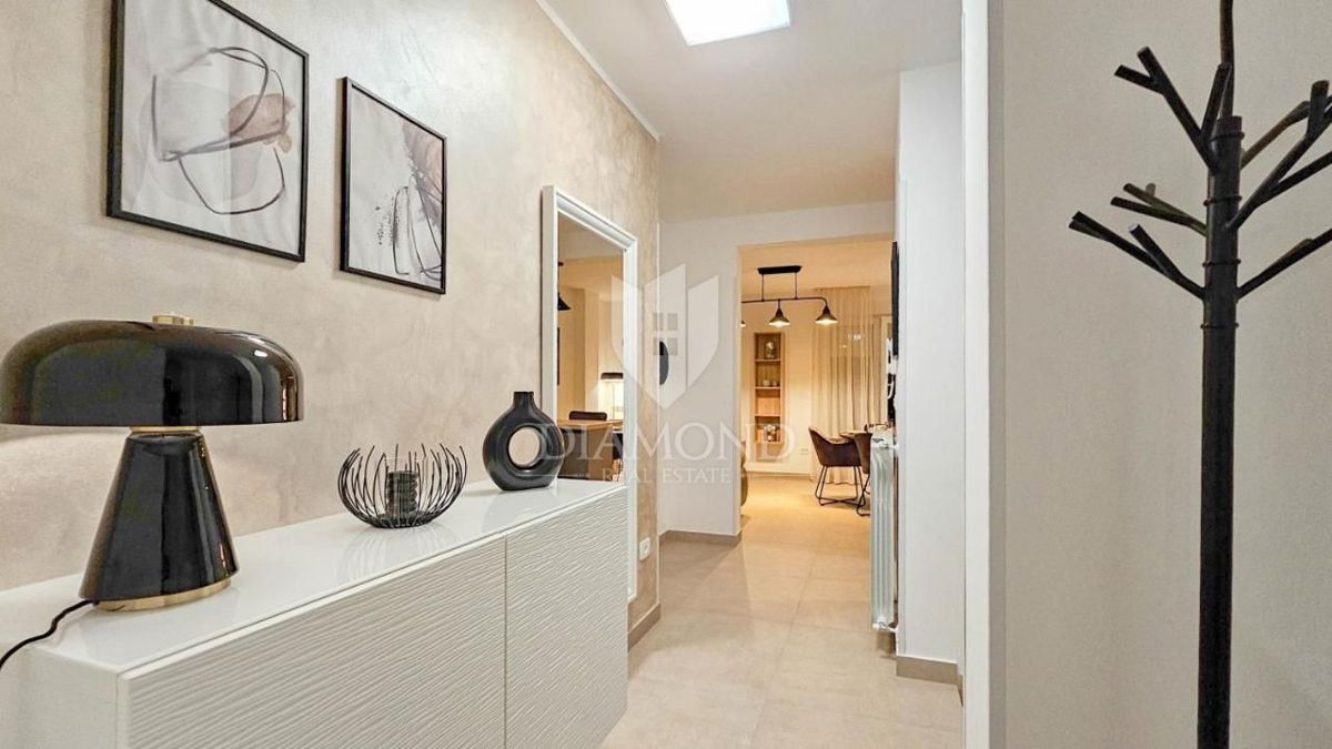 Zona Umago, bellissima casa indipendente di 260 m2 con piscina