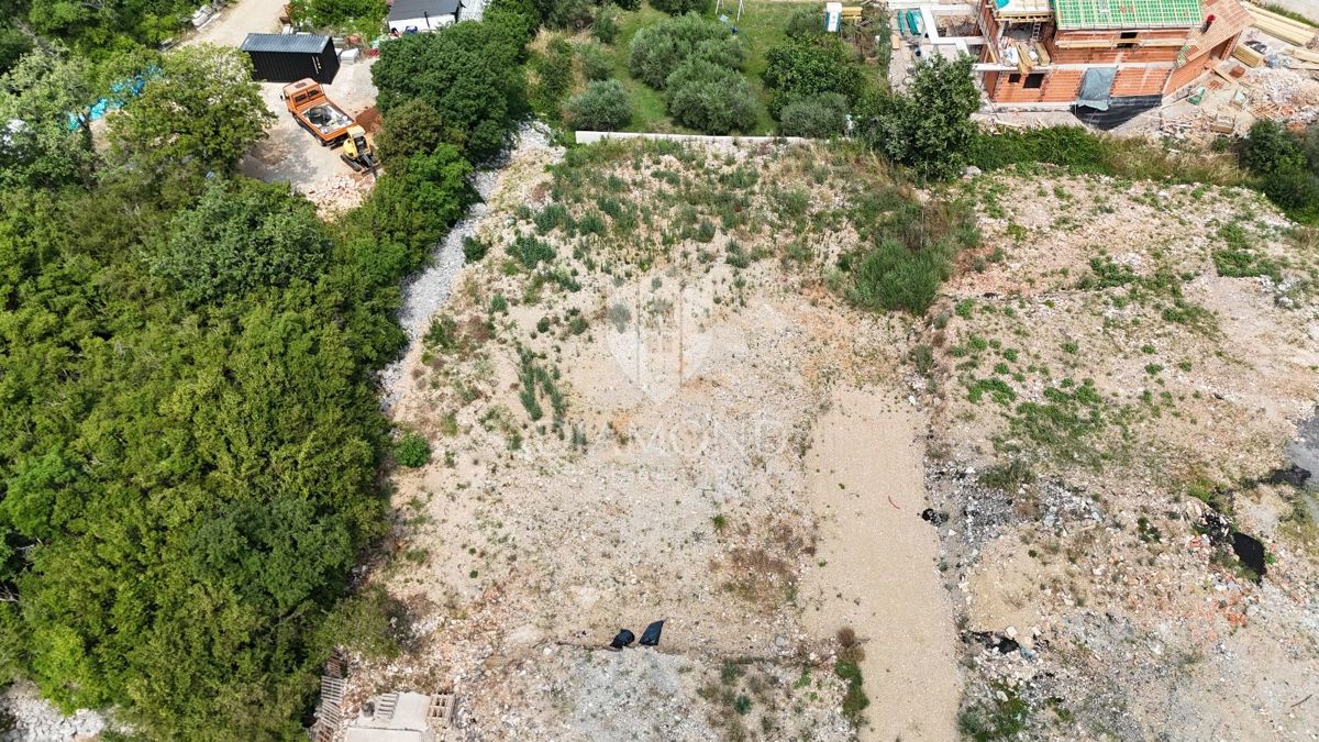 Terreno Žgombići, Malinska-Dubašnica, 1.304m2