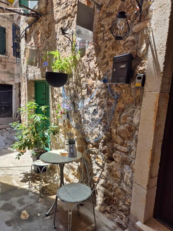 Rovigno, centro città, monolocale romantico a pochi passi dalla chiesa