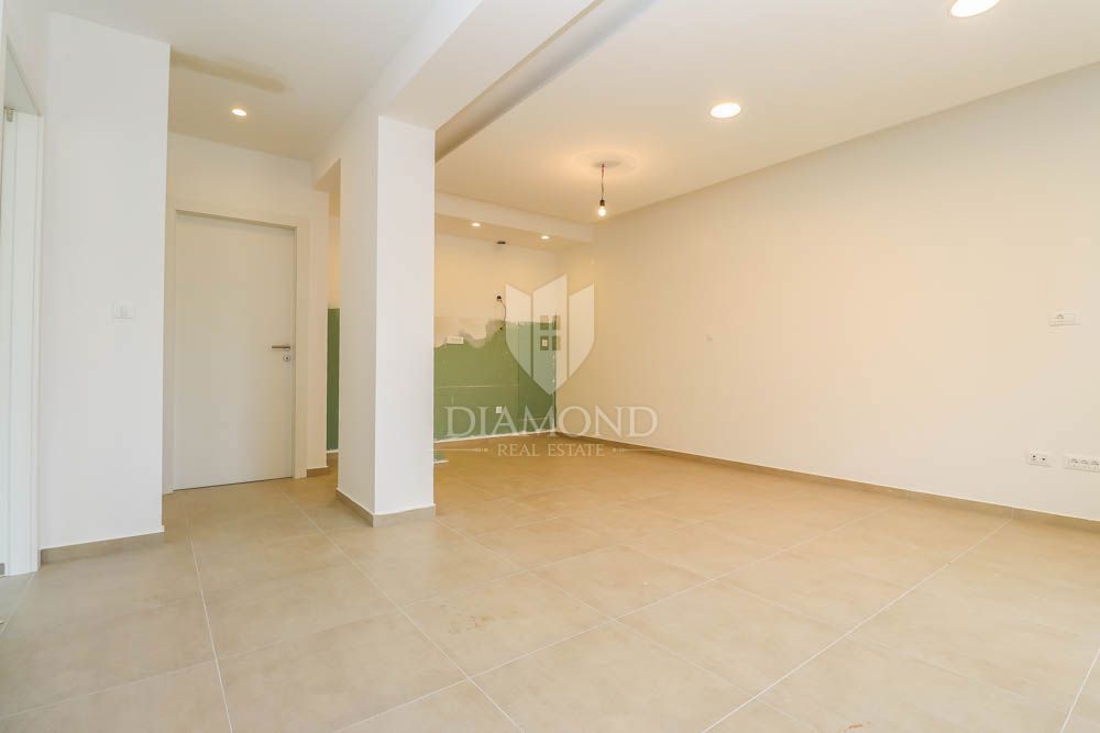 Pola, appartamento ristrutturato con un appartamento aggiuntivo! 