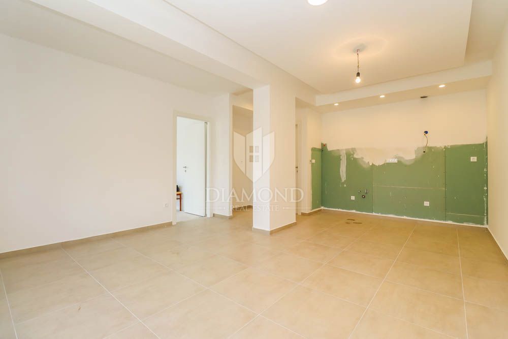 Pola, appartamento ristrutturato con un appartamento aggiuntivo! 