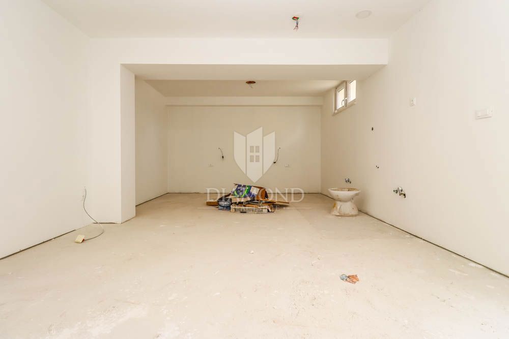 Pola, appartamento ristrutturato con un appartamento aggiuntivo! 