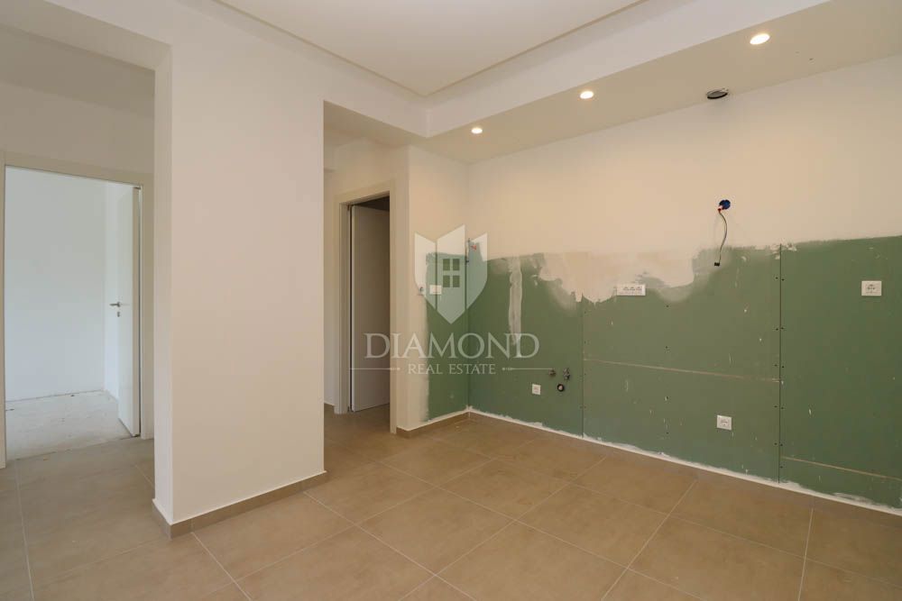 Pola, appartamento ristrutturato con un appartamento aggiuntivo! 