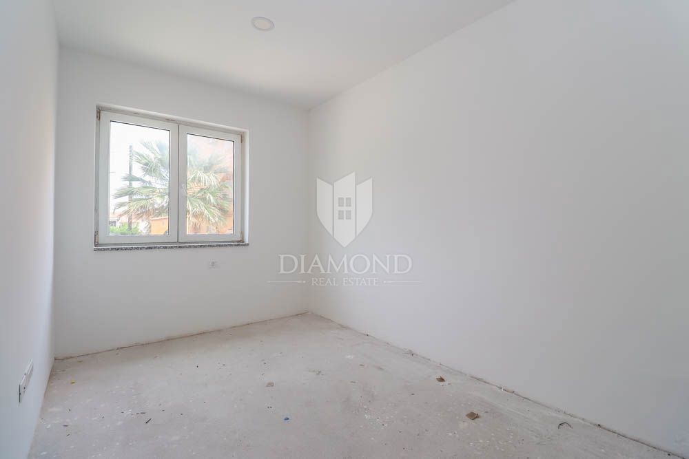 Pola, appartamento ristrutturato con un appartamento aggiuntivo! 