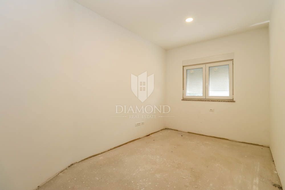 Pola, appartamento ristrutturato con un appartamento aggiuntivo! 