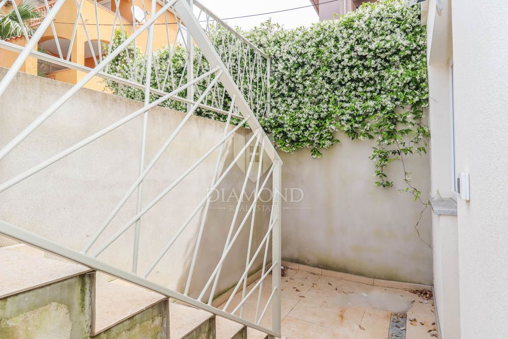 Pola, appartamento ristrutturato con un appartamento aggiuntivo! 