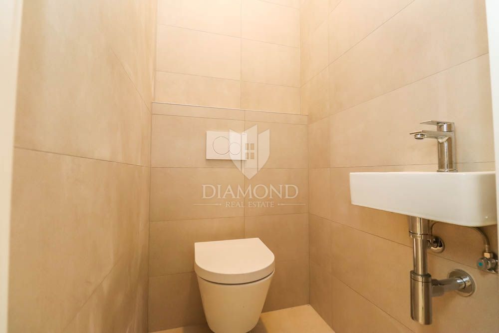 Pola, appartamento ristrutturato con un appartamento aggiuntivo! 