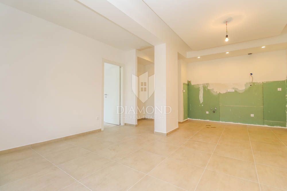 Pola, appartamento ristrutturato con un appartamento aggiuntivo! 