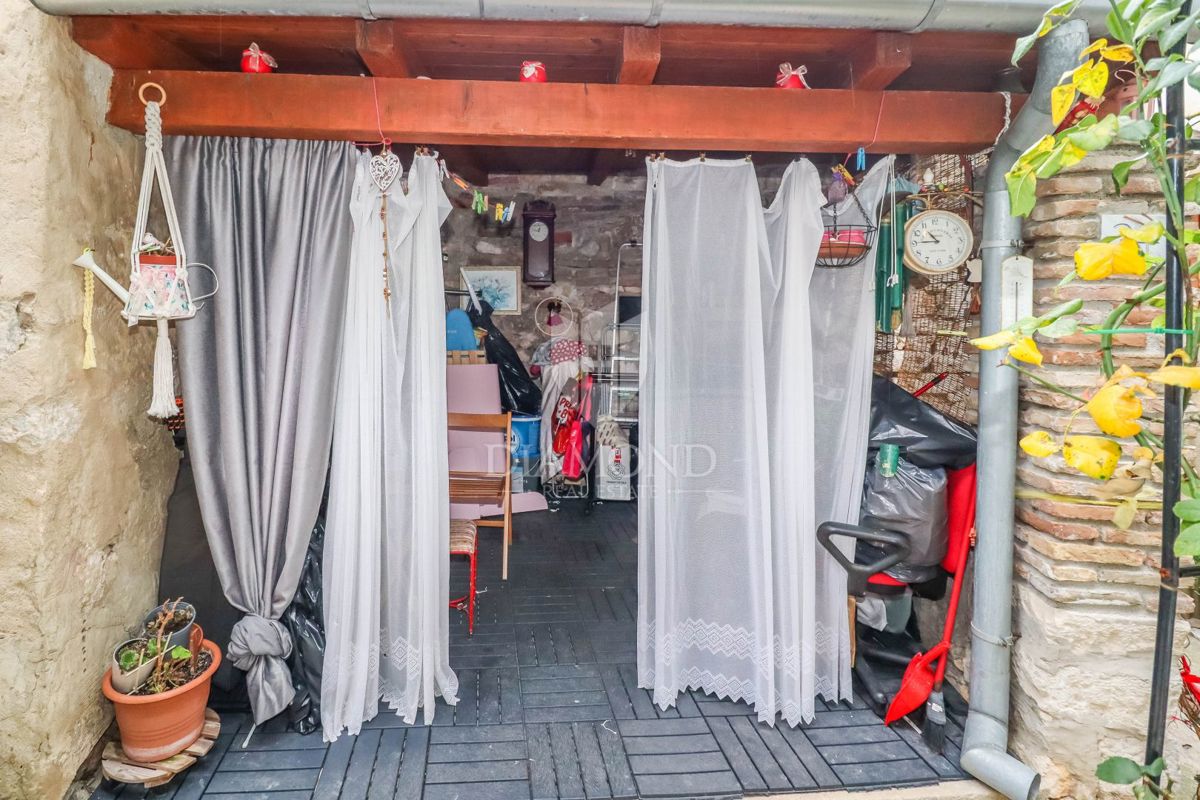 Rovigno, metà casa nel centro storico 