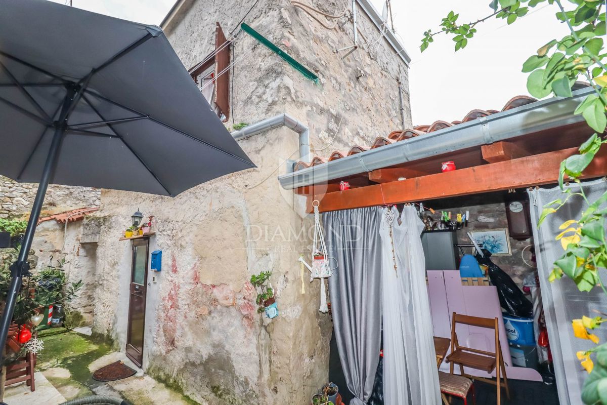 Rovigno, metà casa nel centro storico 