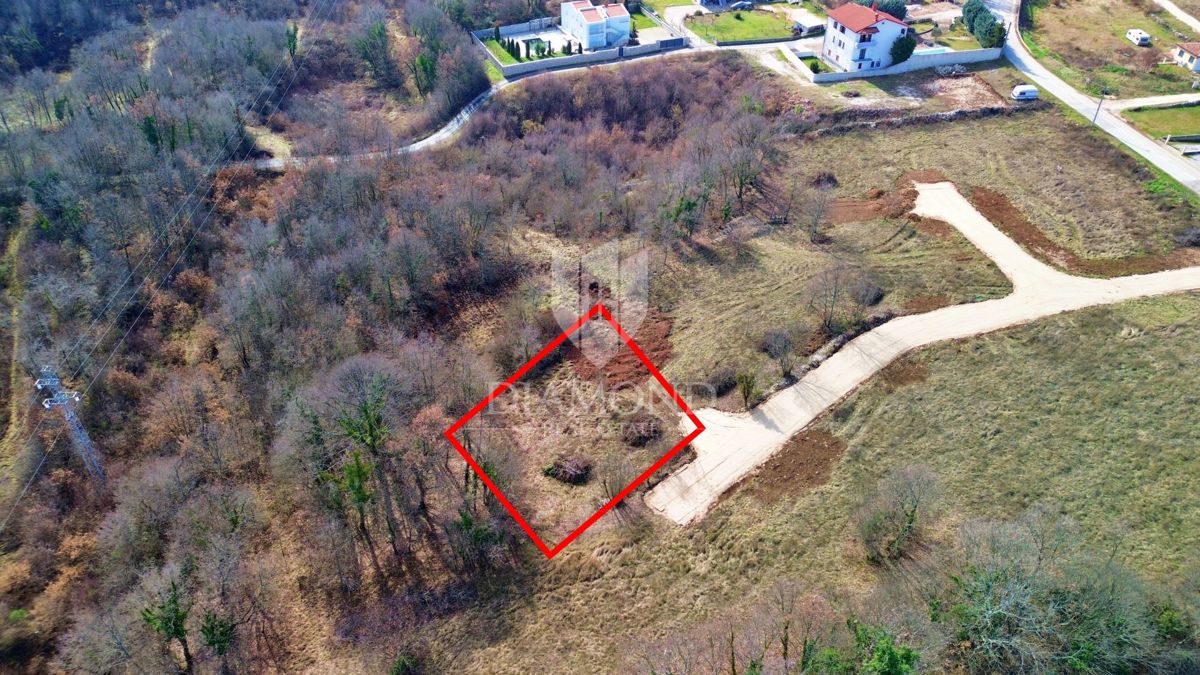 ESCLUSIVA!! Labin, terreno edificabile in posizione privilegiata