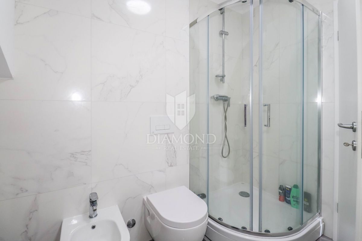 Rovigno, appartamento di lusso in posizione unica