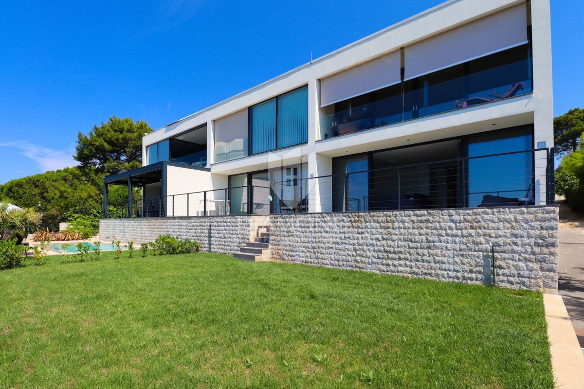 Rovigno, appartamento di lusso in posizione unica