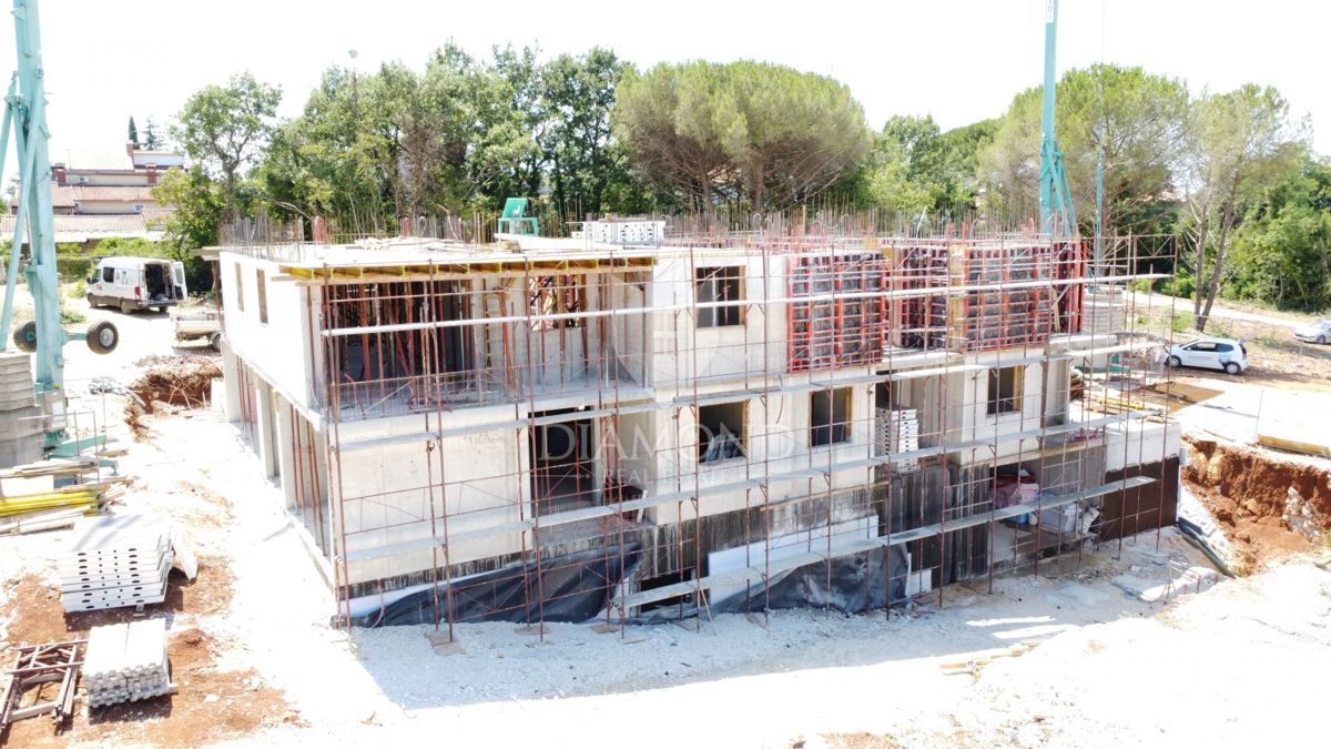 Poreč, Appartamento Attraente in una Nuova Costruzione Esclusiva
