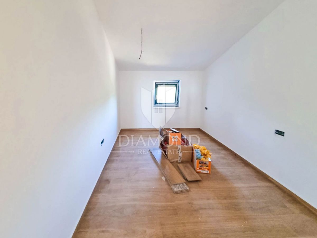 Parenzo, dintorni, appartamento al primo pianoauf erste Stock!