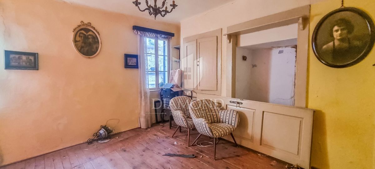 Istria, Rovigno, Città Vecchia, Casa con anima e potenziale
