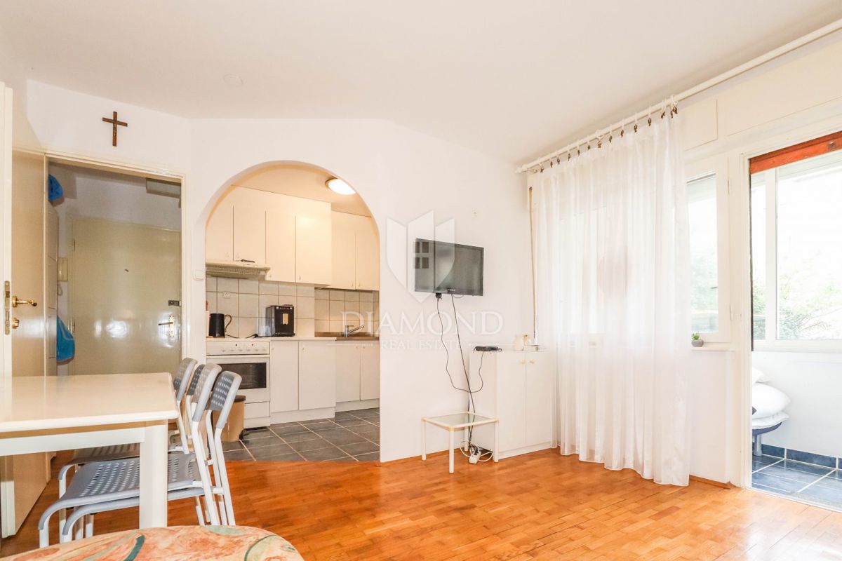 Rovigno, appartamento, parcheggio, ripostiglio!