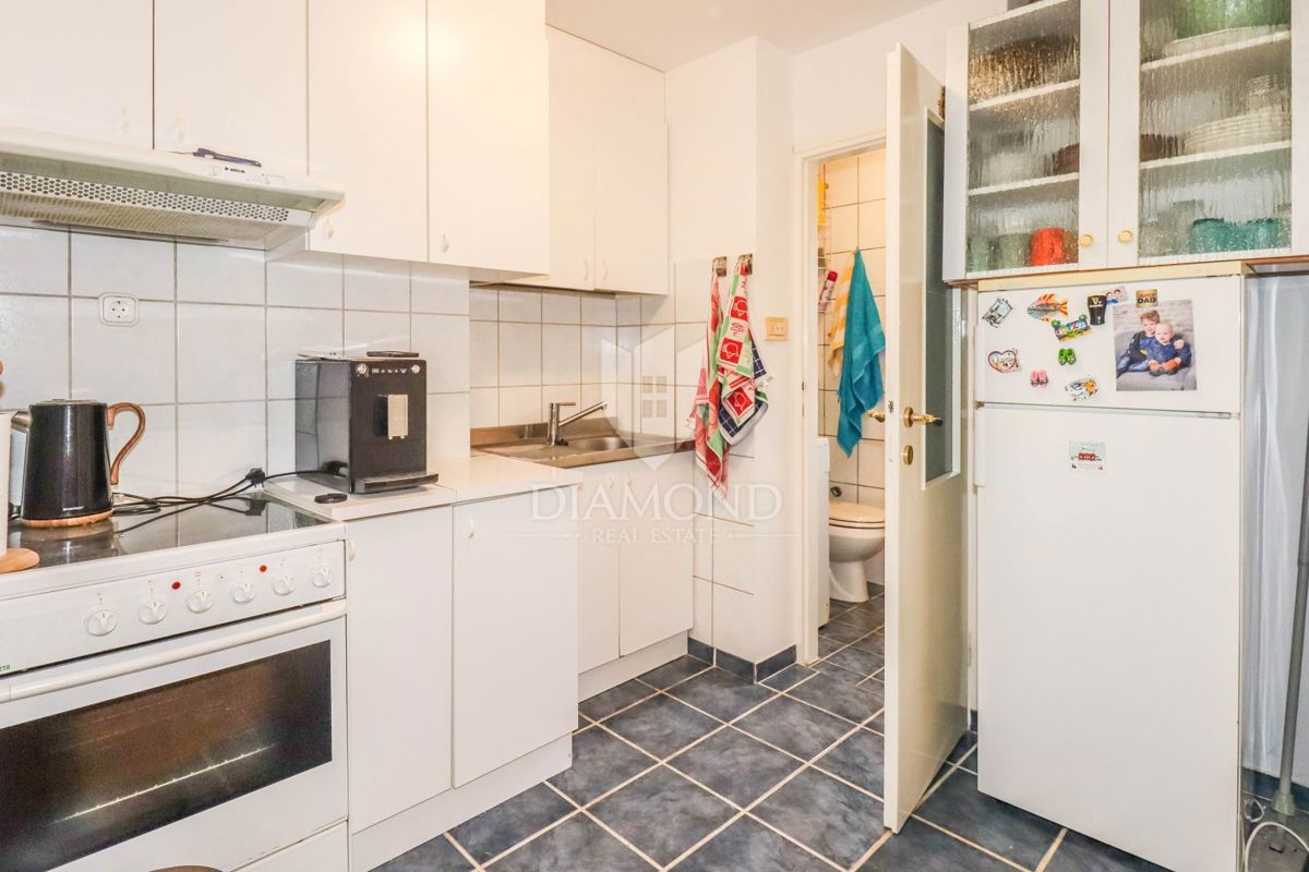 Rovigno, appartamento, parcheggio, ripostiglio!