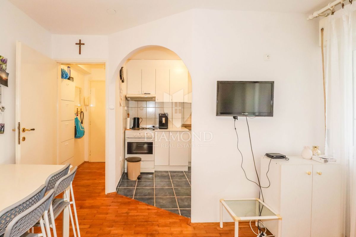 Rovigno, appartamento, parcheggio, ripostiglio!