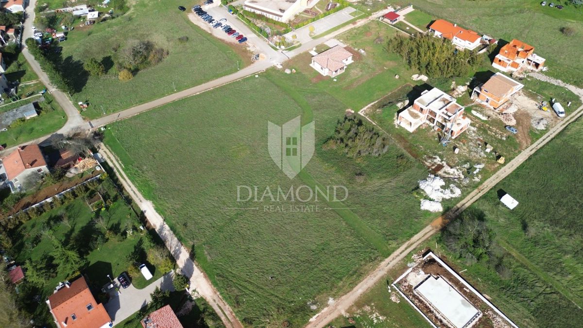 Terreno Kršan, 1.081m2