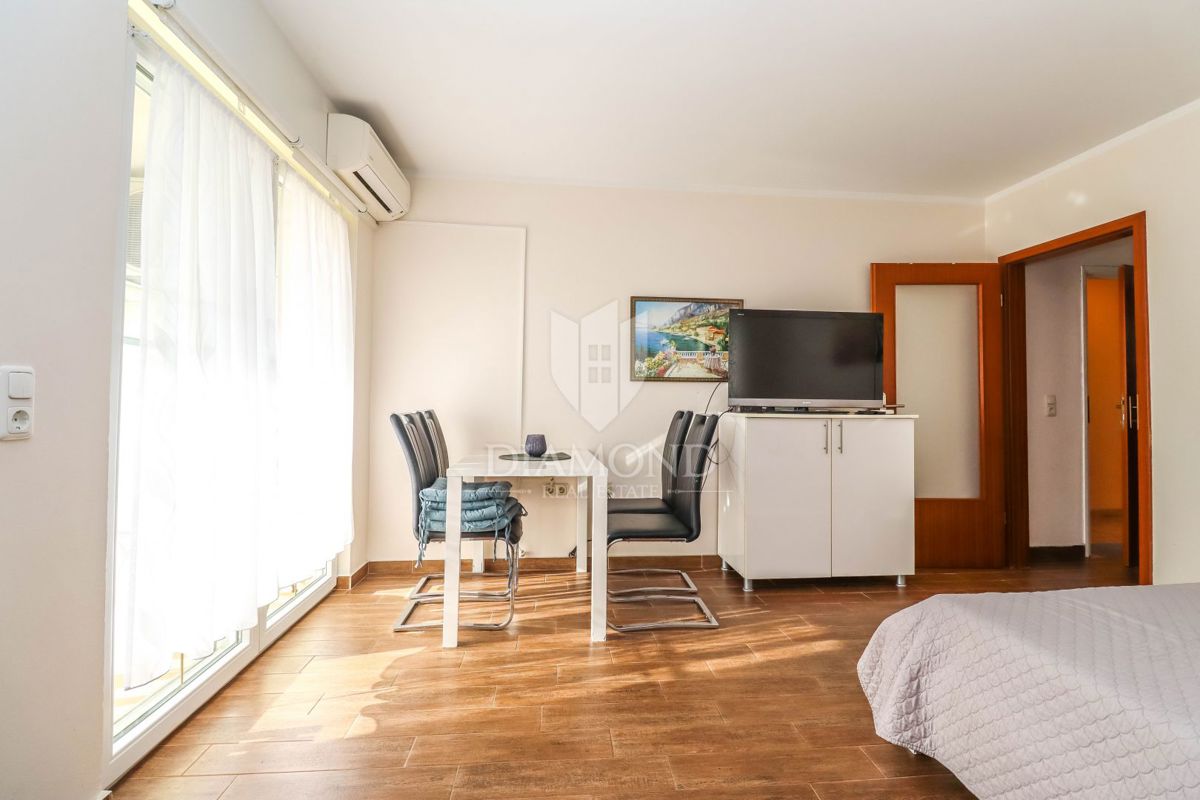 Pola, Veli Vrh – Ampia casa con più unità abitative, garage e un bel giardino!