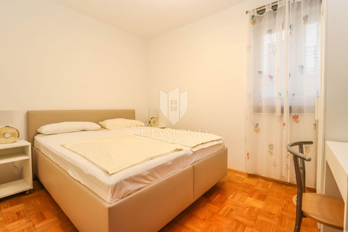 Pola, Veli Vrh – Ampia casa con più unità abitative, garage e un bel giardino!