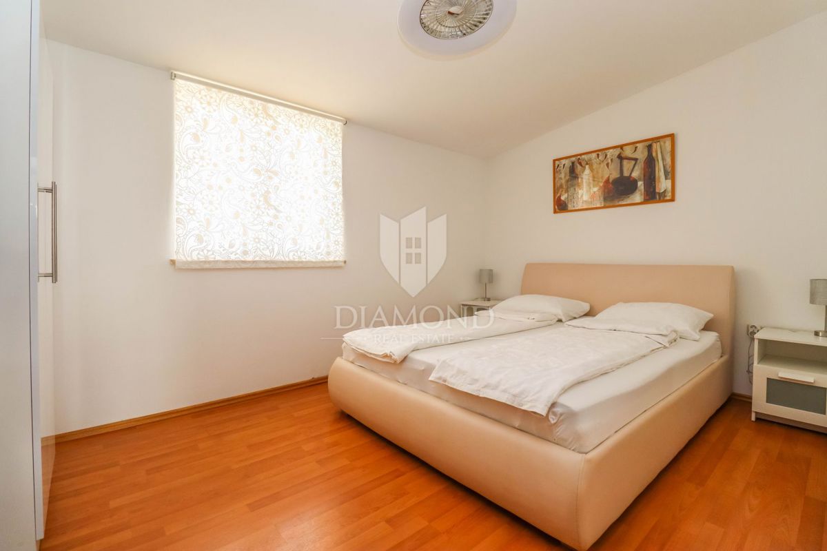 Pola, Veli Vrh – Ampia casa con più unità abitative, garage e un bel giardino!