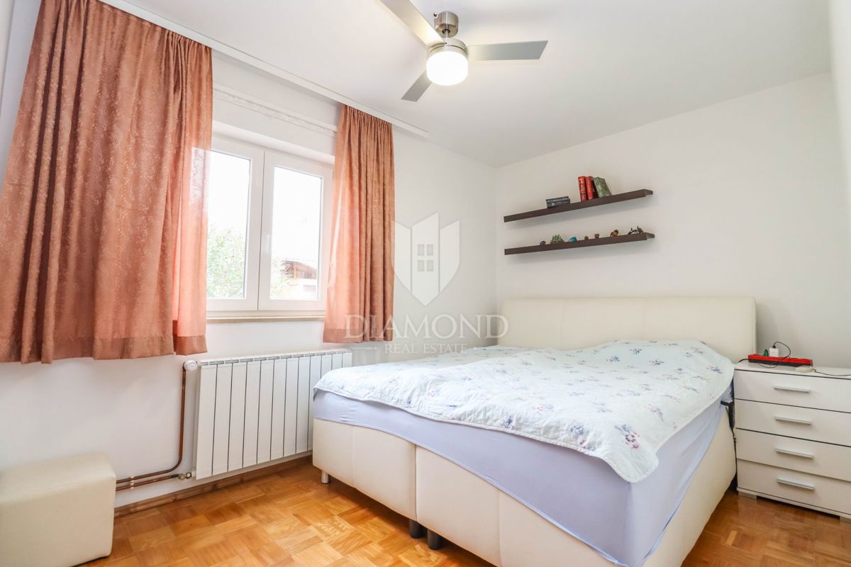 Pola, Veli Vrh – Ampia casa con più unità abitative, garage e un bel giardino!