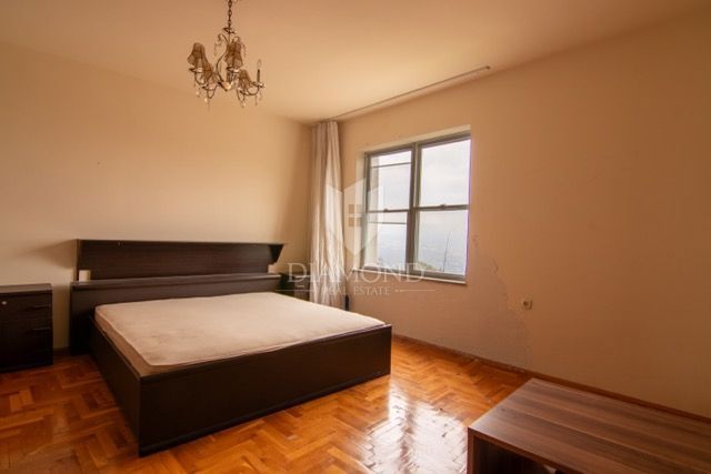 MATULJI, casa con splendida vista mare, tre unità abitative