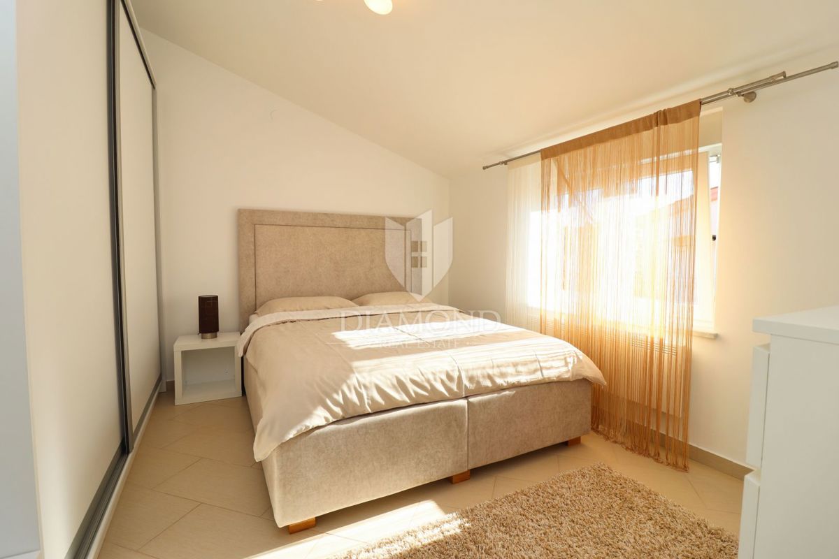 Parenzo, appartamento ristrutturato con giardino