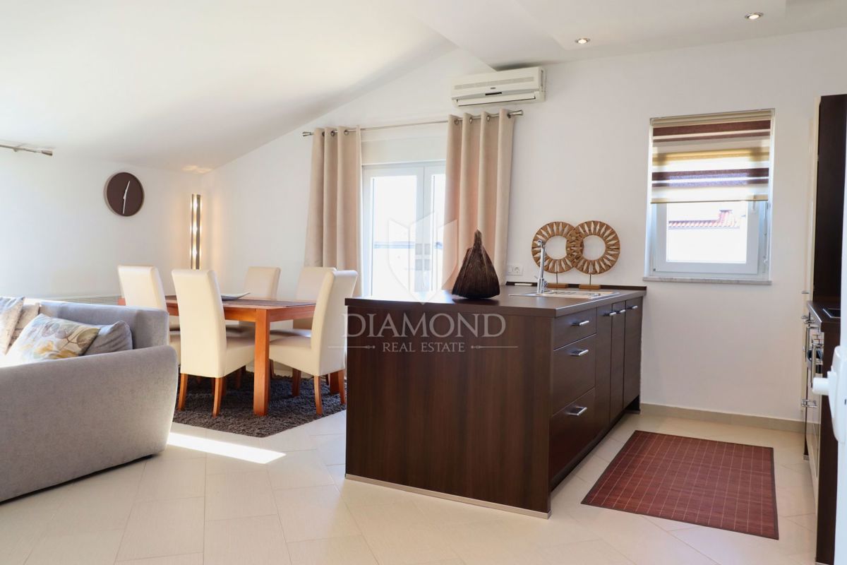 Parenzo, appartamento ristrutturato con giardino