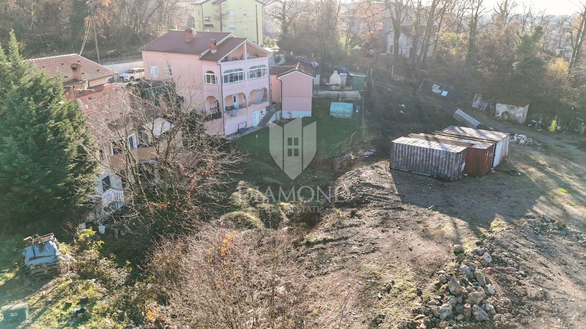 Viškovo, terreno edificabile con progetto per 3 appartamenti