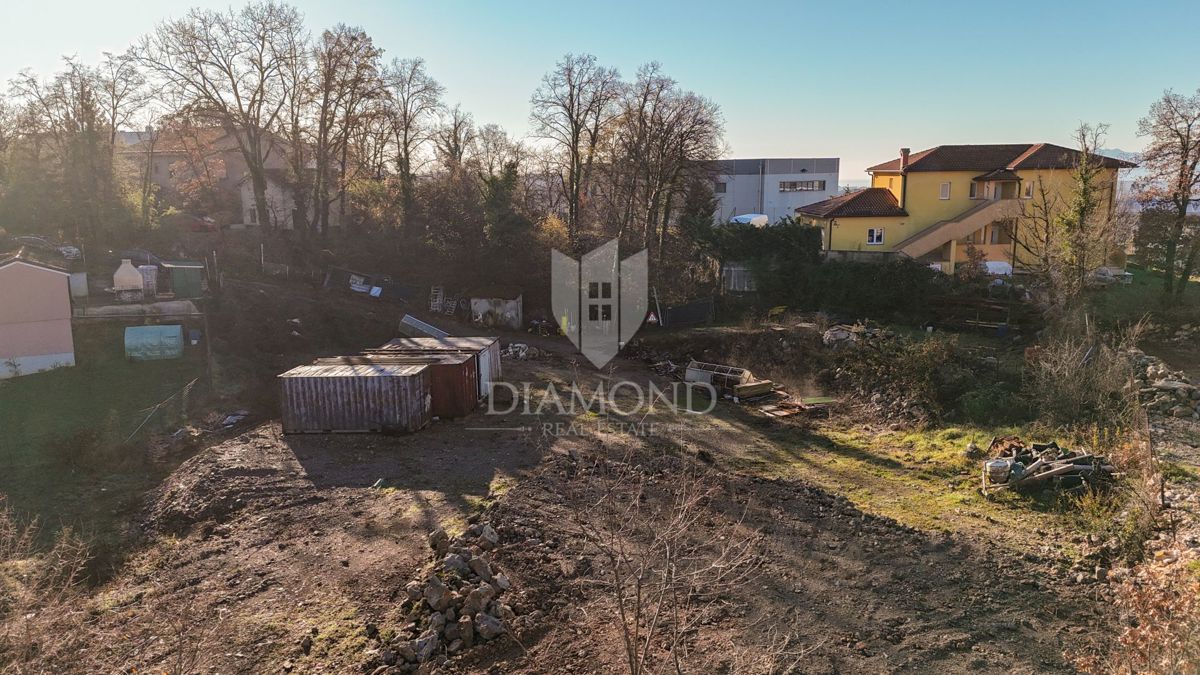 Viškovo, terreno edificabile con progetto per 3 appartamenti