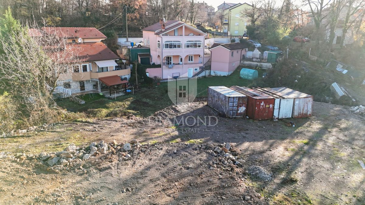 Viškovo, terreno edificabile con progetto per 3 appartamenti