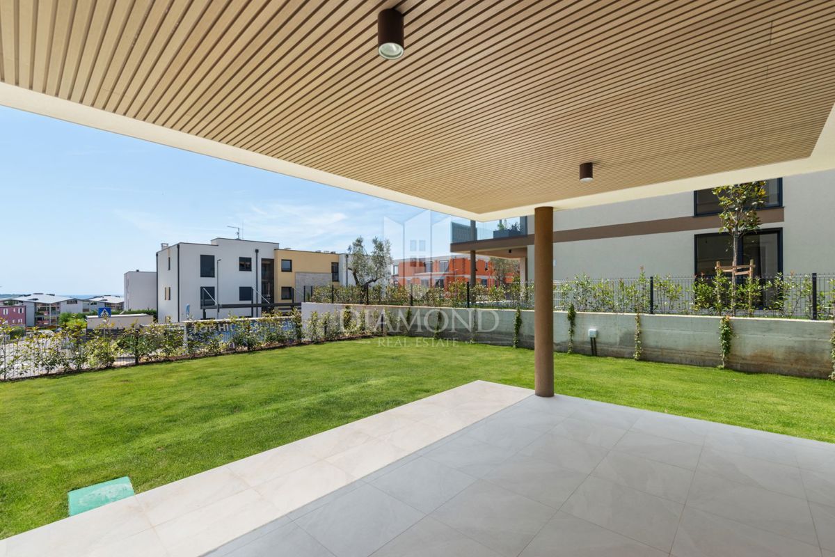 Cittanova, appartamento lussuosamente arredato al piano terra con vista mare!