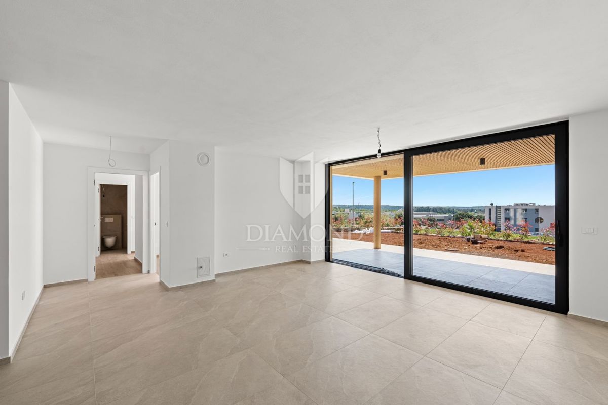 Cittanova, appartamento lussuosamente arredato al piano terra con vista mare!