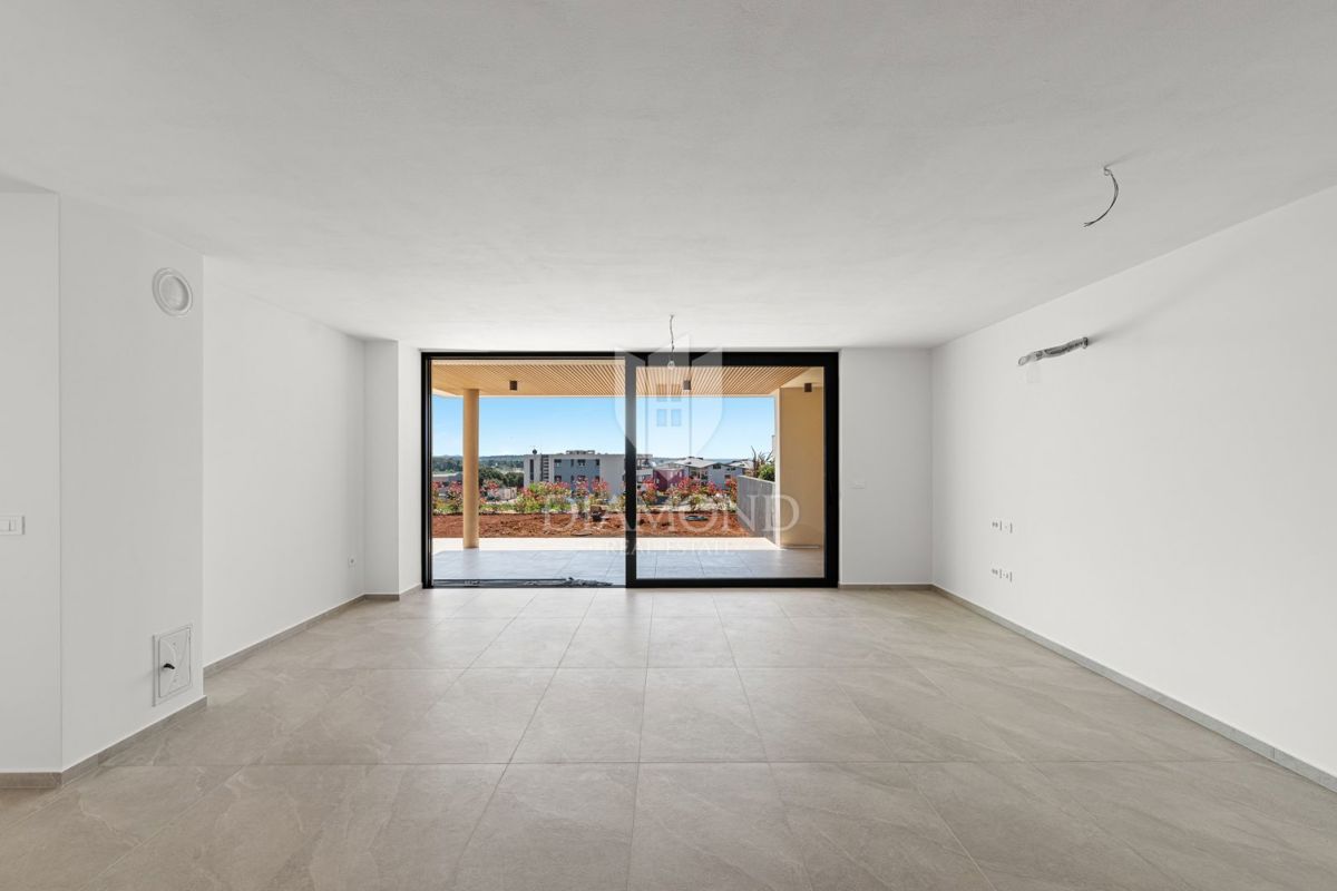 Cittanova, appartamento lussuosamente arredato al piano terra con vista mare!