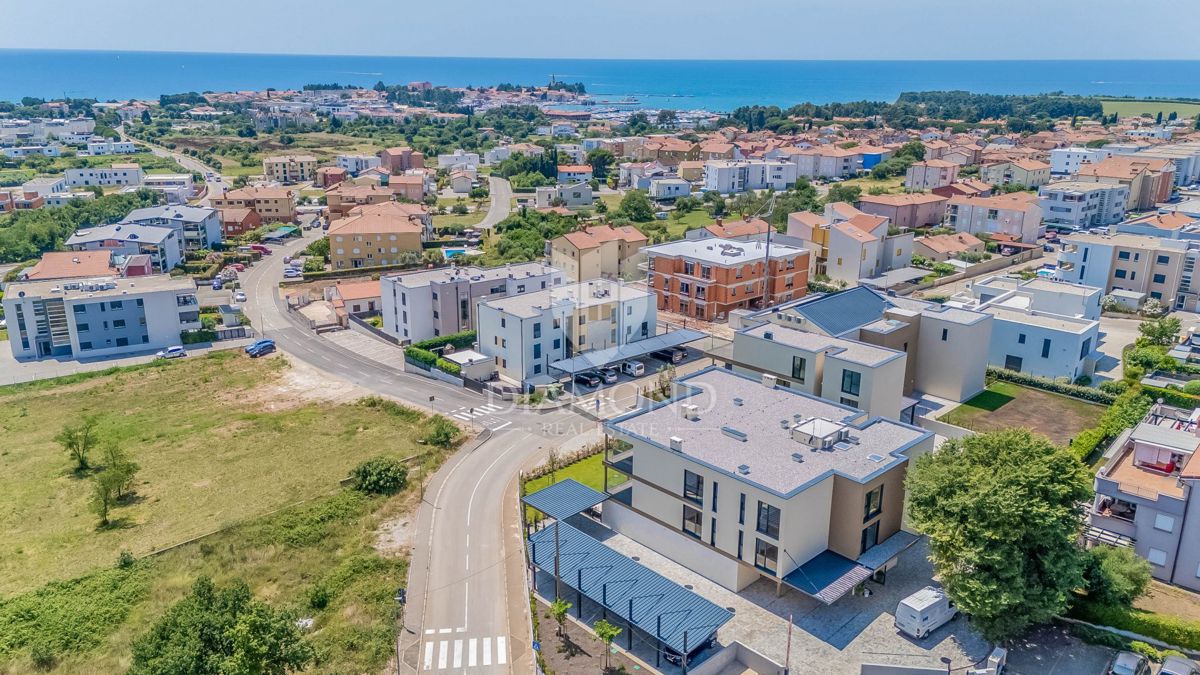 Cittanova, appartamento lussuosamente arredato al piano terra con vista mare!