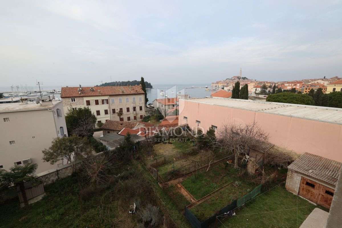 IRRIPETIBILE!! TERZA FILA DAL MARE, GARAGE, GIARDINO