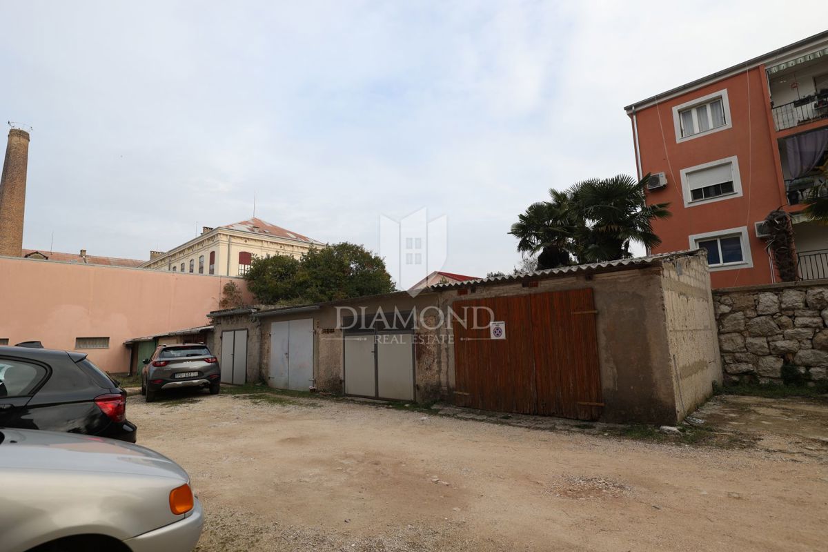 IRRIPETIBILE!! TERZA FILA DAL MARE, GARAGE, GIARDINO