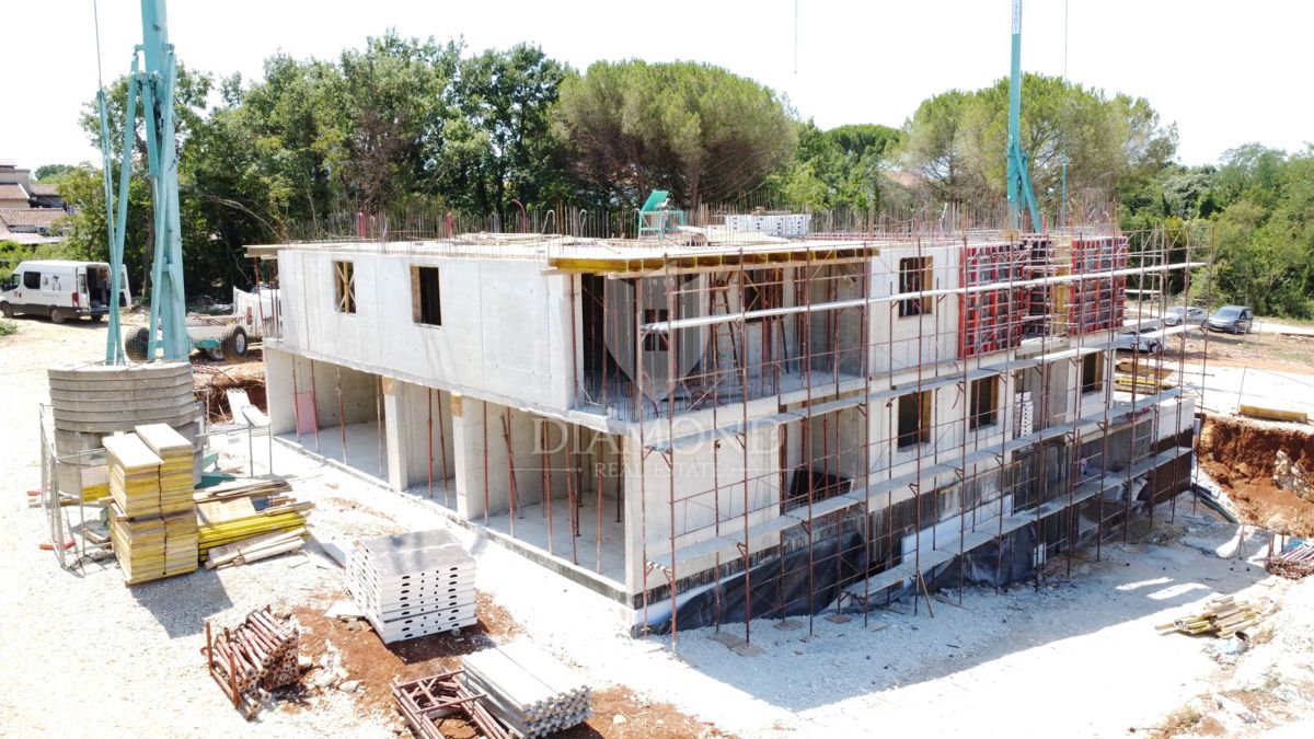 Poreč, Appartamento Attraente in una Nuova Costruzione Esclusiva