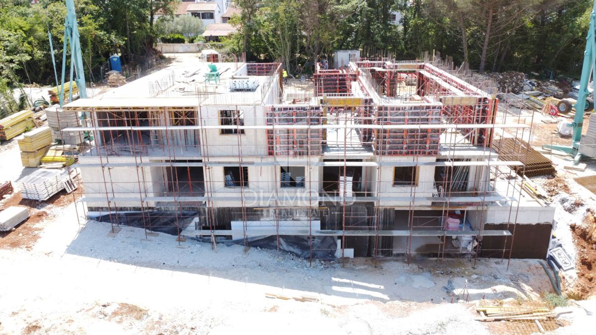 Poreč, Appartamento Attraente in una Nuova Costruzione Esclusiva