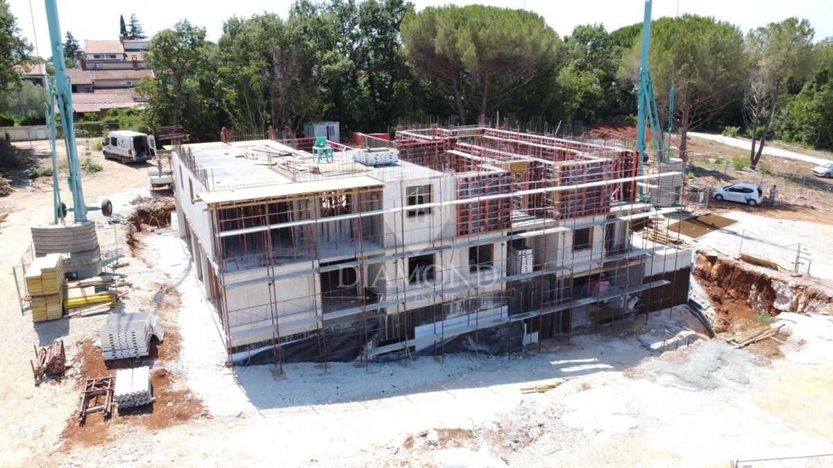 Poreč, Appartamento Attraente in una Nuova Costruzione Esclusiva