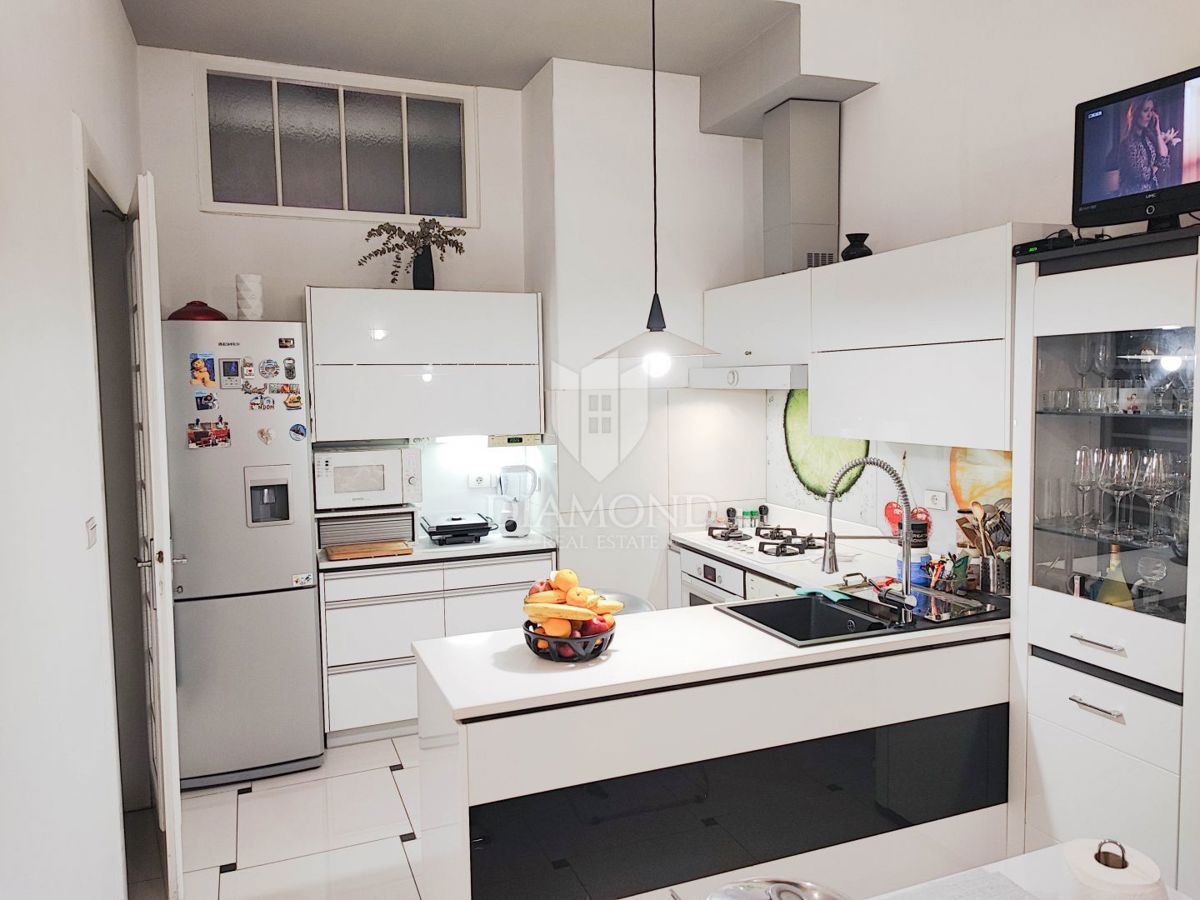 Zagabria, centro! Moderno appartamento con tre camere da letto!