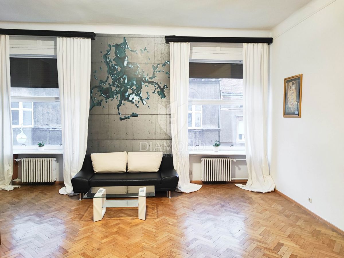 Zagabria, centro! Moderno appartamento con tre camere da letto!