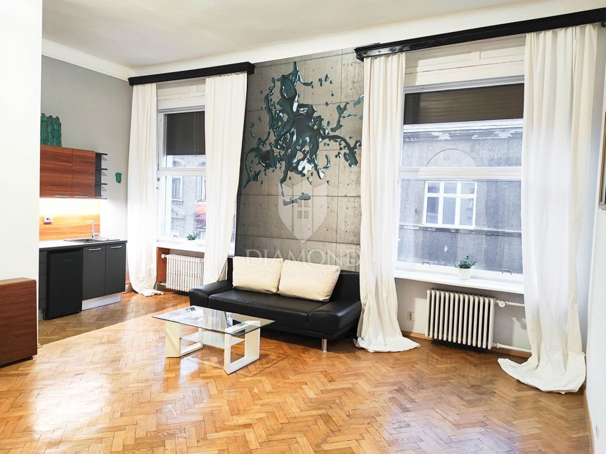 Zagabria, centro! Moderno appartamento con tre camere da letto!